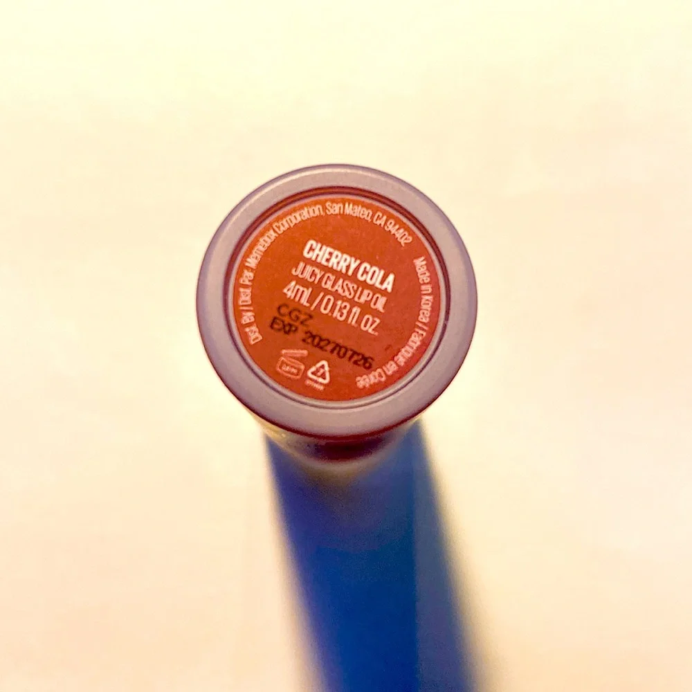Kaja - juicy glass lip oil cherry cola